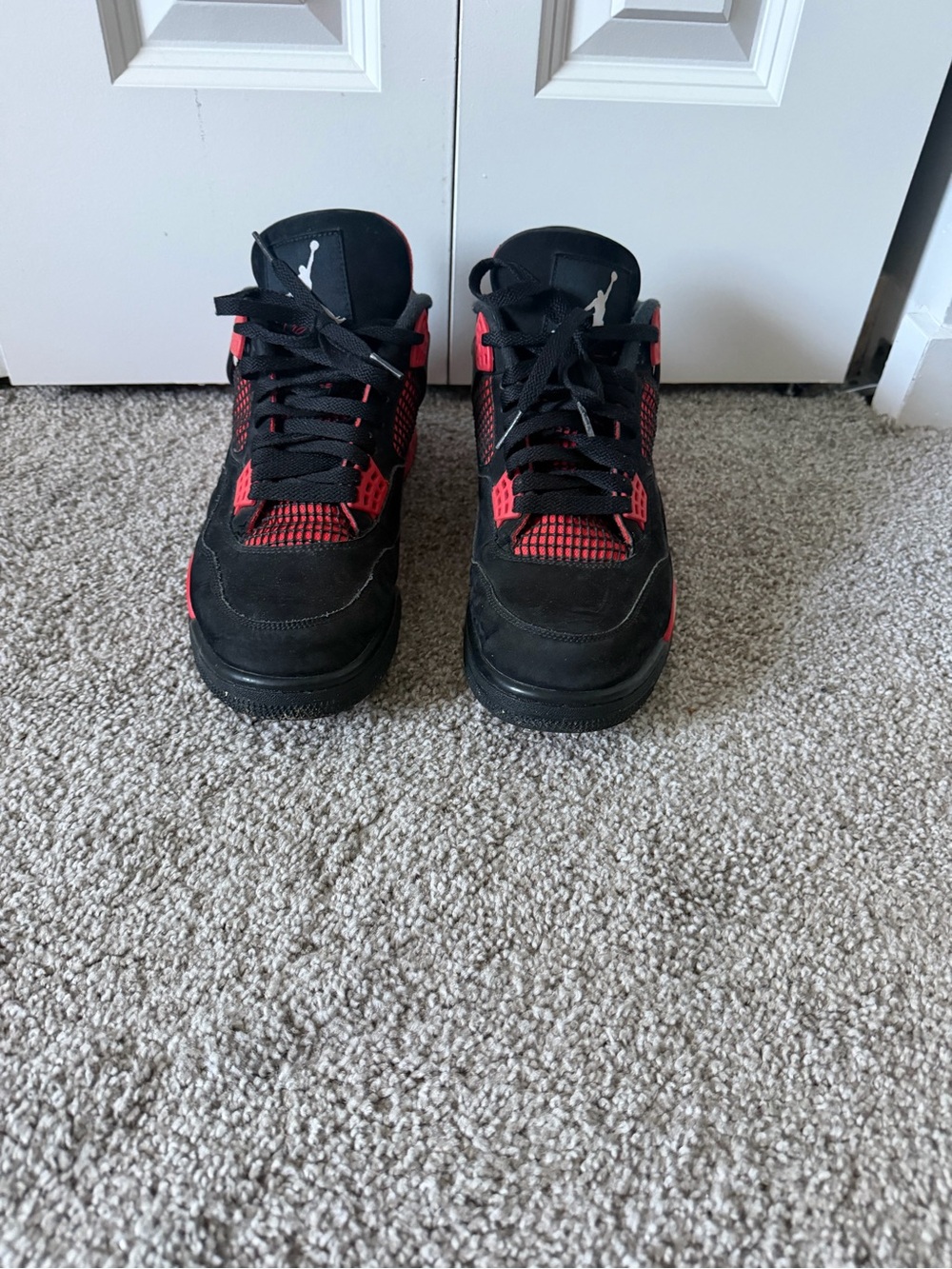 Jordan Men's Black and Red Retro Basketball Sneakers